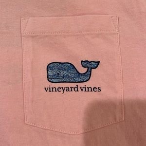 Pink short sleeve vineyard vines t shirt